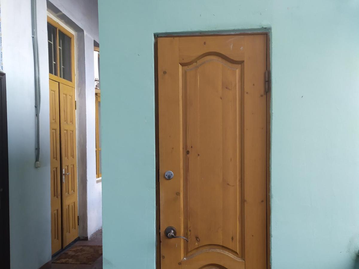 Студия В Центре Сухума Sukhumi Bagian luar foto